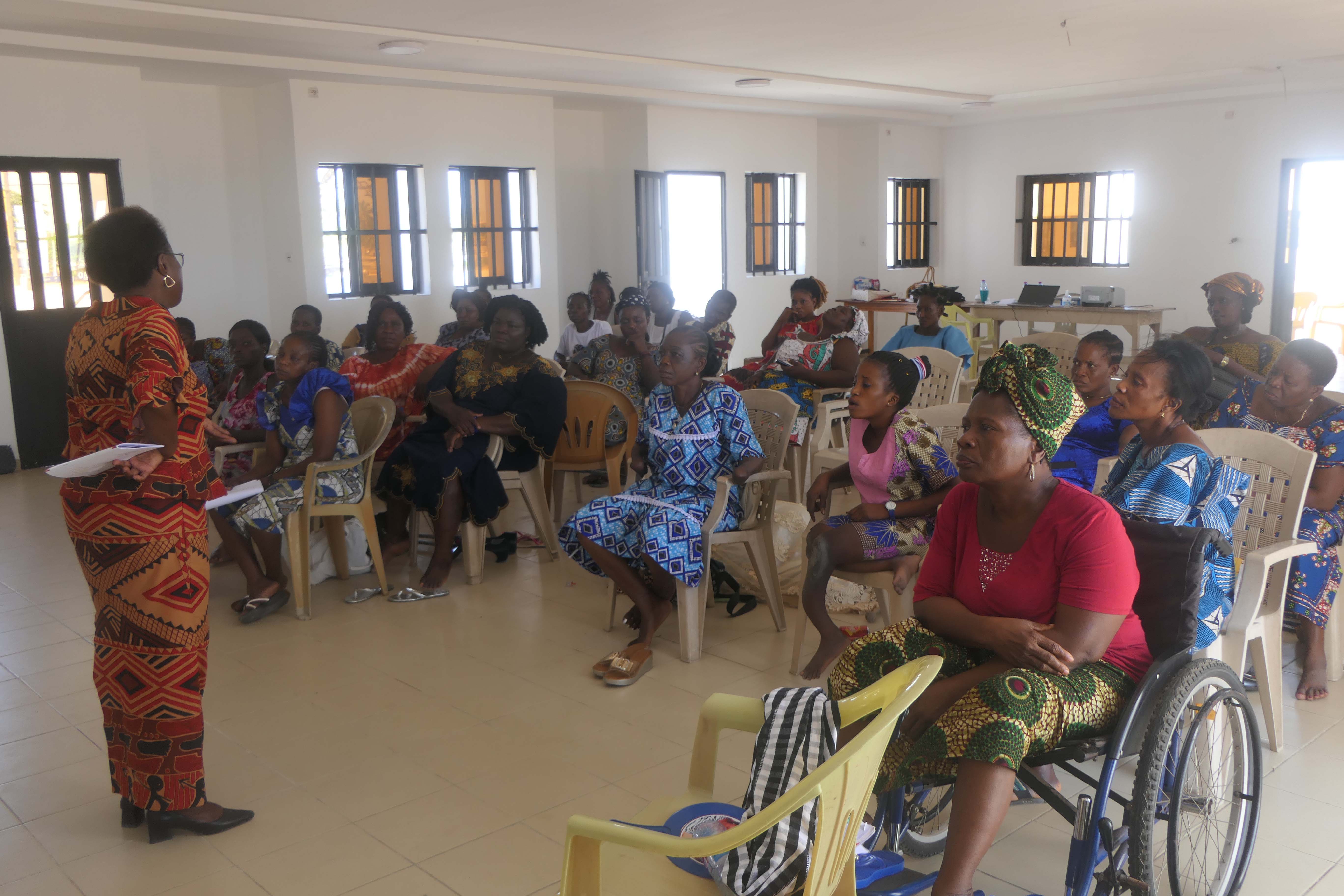 Aného : Atelier de formation à l’endroit de 25 femmes membres d'APROFEHTO sur les droits humains et les violences basées sur le genre